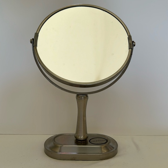 Earl & Wilson silver-tone heavy-duty vanity mirror - Picture 1 of 3